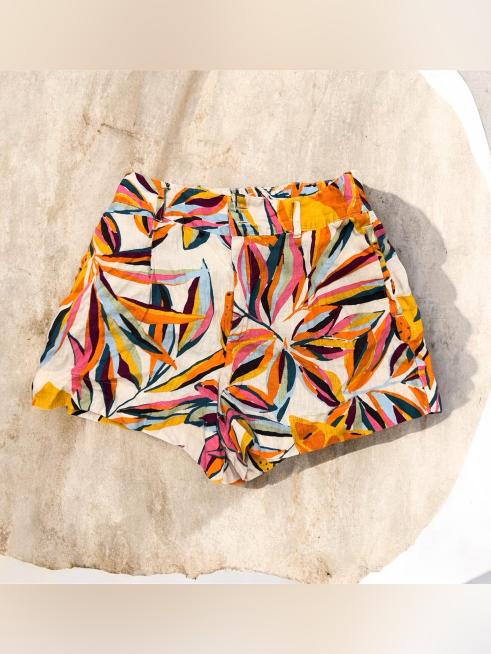C&C California Tropical Leaf Linen Shorts Multicolor Fun Vacation Vibes!